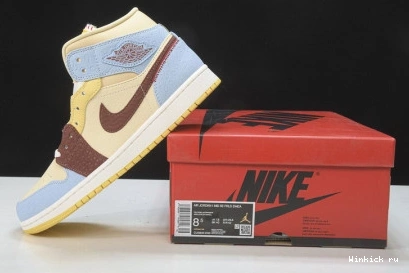 CHATEAU MS FEARLESS JORDAN SE MID AIR 1 0713